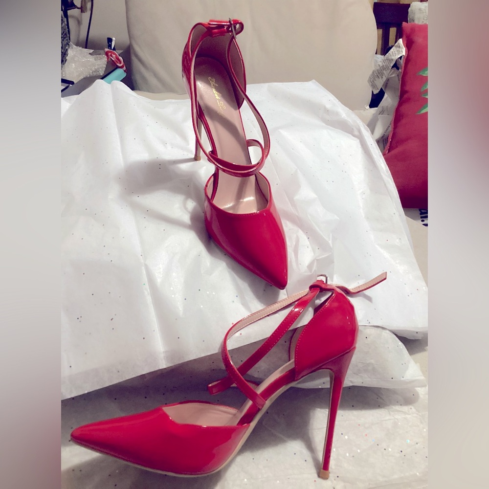 Elegant Red Stiletto Heels by Elisabet Tang💃🏿🔥🔥🔥🔥🔥🔥🔥🔥